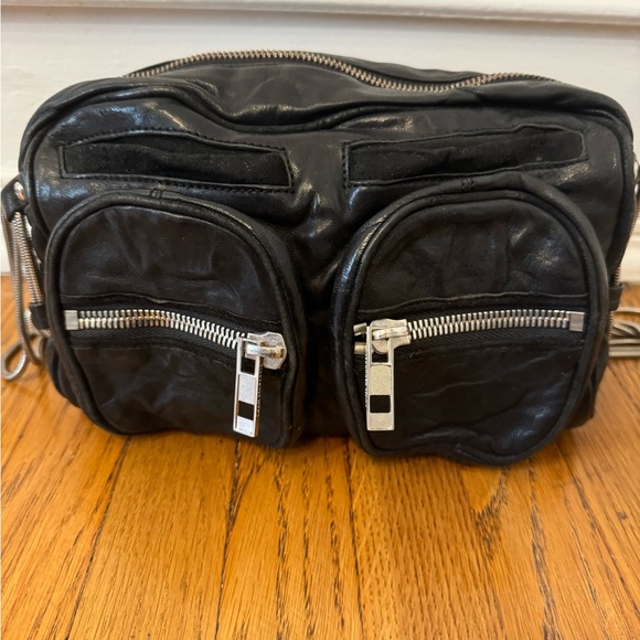 Alexander wang Brenda bag
In great condition - Picture 2 of 8